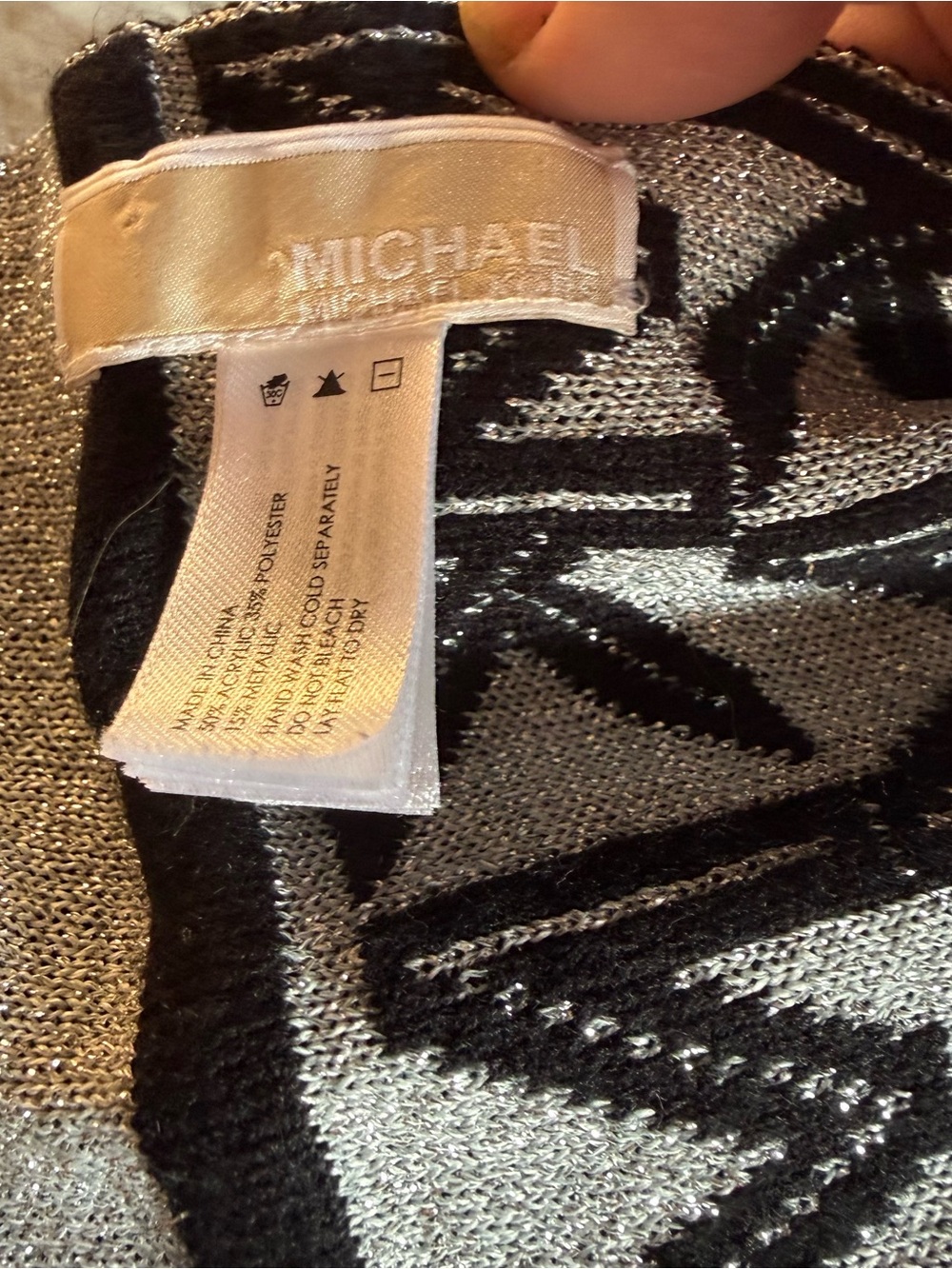 Michael Kors Black and White Logo Reversible Patterned Scarf Unisex - Picture 7 of 11